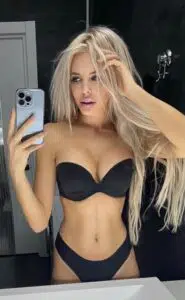 Dasha escort Amsterdam in luxury role-play experience 