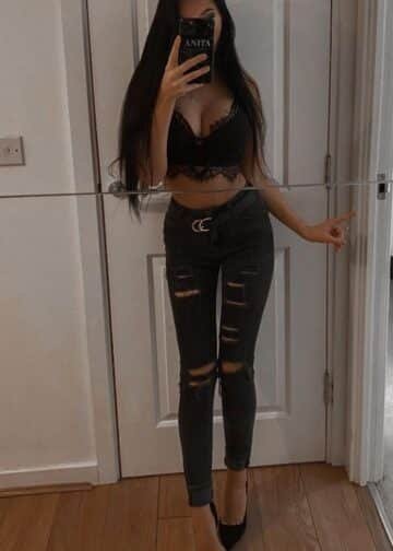 hot Babe Escort girl Amsterdam Anusha