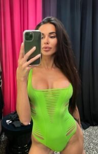 Amsterdam's enchanting brunette, Venus