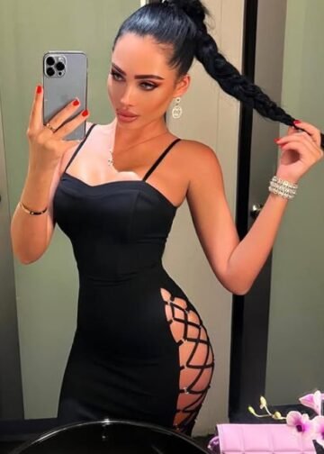 Alessya Available Tonight for Duo or Couples Play