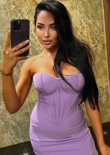 Hotel Date with Alessya – Sensual and Exclusive