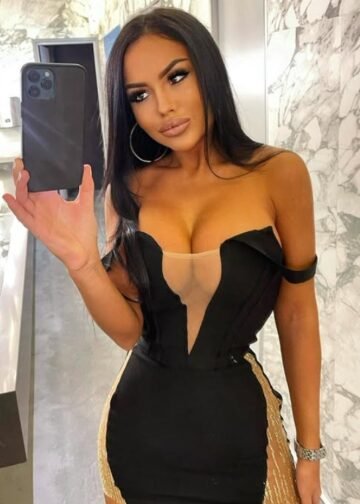 Enjoy Threesome in Amsterdam with Byanka and Her Girlfriend