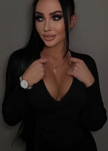 Amsterdam Escort Alessya for Luxury Hotel Sessions