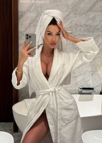 Katalyna Luxury Escort in Amsterdam – GFE, FK & Duo Services