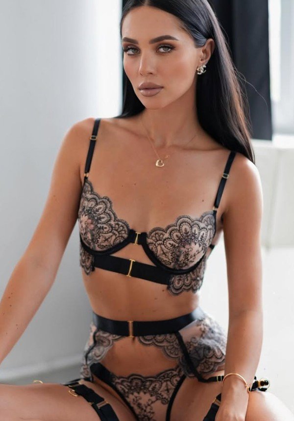 Victorya delivers premium oral sex escort experiences in Amsterdam